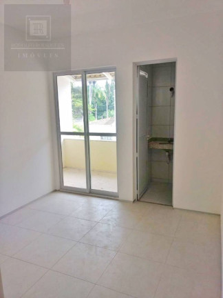 Imagem Casa de Condomínio com 3 Quartos à Venda, 96 m² em Lagoa Redonda - Fortaleza