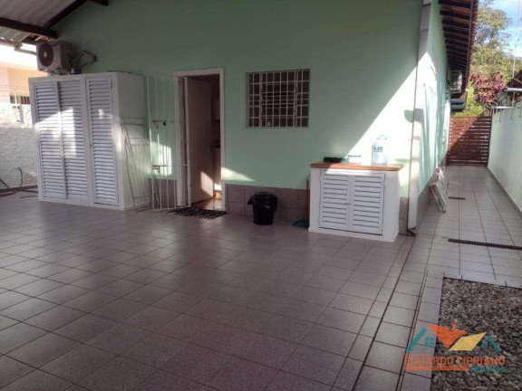 Imagem Casa com 3 Quartos à Venda ou Locação, 166 m² em Centro - Caraguatatuba