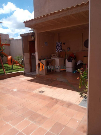Imagem Casa com 3 Quartos à Venda, 173 m² em Conjunto Habitacional Pedro Afonso Junqueira - Poços De Caldas Imagem Casa com 3 Quartos à Venda, 173 m² em Conjunto Habitacional Pedro Afonso Junqueira - Poços De Caldas