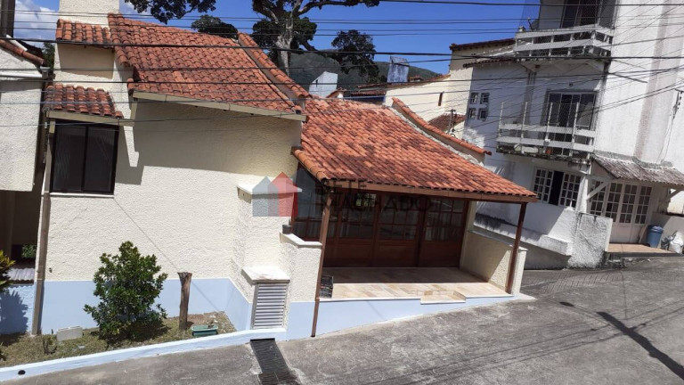 Casa com 3 Quartos à Venda, 1 m² em Iúcas - Teresópolis