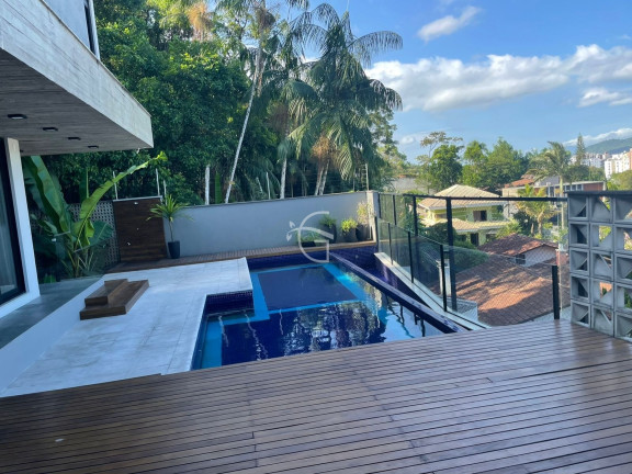 Imagem Casa com 3 Quartos à Venda, 671 m² em América - Joinville