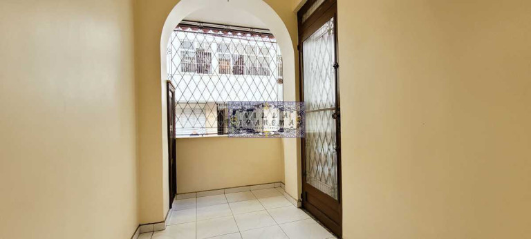 Imagem Imóvel com 2 Quartos à Venda, 102 m² em Copacabana - Rio De Janeiro Imagem Imóvel com 2 Quartos à Venda, 102 m² em Copacabana - Rio De Janeiro