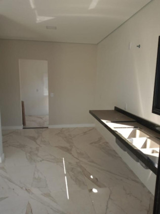 Imagem Imóvel com 3 Quartos à Venda, 210 m² Imagem Imóvel com 3 Quartos à Venda, 210 m²