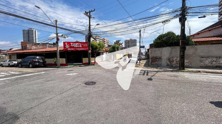 Imagem Casa com 3 Quartos à Venda, 330 m² em José Bonifácio - Fortaleza