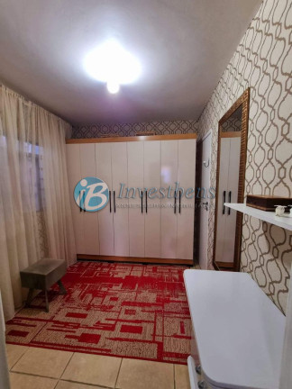 Imagem Casa com 4 Quartos à Venda, 190 m² em Novo Mundo - Curitiba Imagem Casa com 4 Quartos à Venda, 190 m² em Novo Mundo - Curitiba