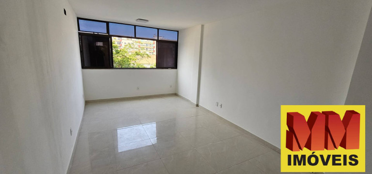 Sala Comercial à Venda, 28 m² em Passagem - Cabo Frio