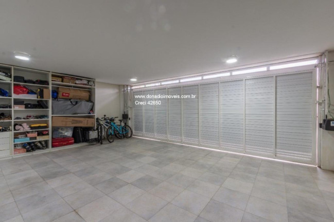 Imagem Casa com 4 Quartos à Venda, 540 m² em Córrego Grande - Florianópolis Imagem Casa com 4 Quartos à Venda, 540 m² em Córrego Grande - Florianópolis