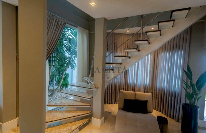 Imagem Casa com 4 Quartos à Venda, 381 m² em Vila Operária - Itajaí Imagem Casa com 4 Quartos à Venda, 381 m² em Vila Operária - Itajaí