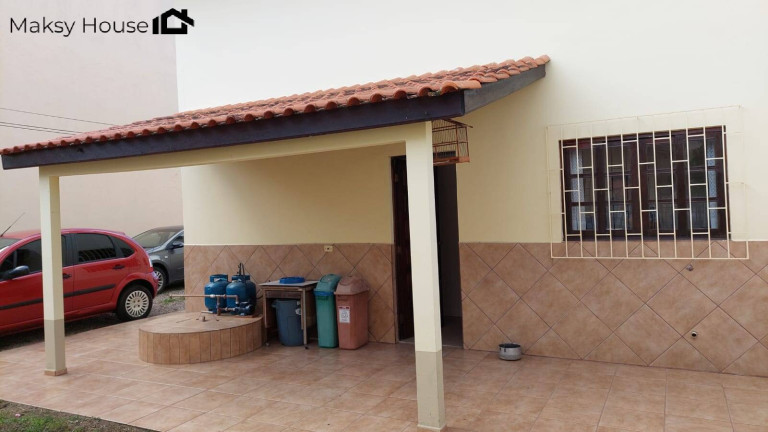 Imagem Casa com 4 Quartos à Venda, em Boqueirão - Curitiba Imagem Casa com 4 Quartos à Venda, em Boqueirão - Curitiba