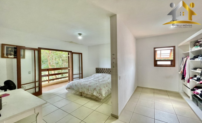 Imagem Casa com 3 Quartos à Venda, 233 m² em Granja Viana - Carapicuíba Imagem Casa com 3 Quartos à Venda, 233 m² em Granja Viana - Carapicuíba