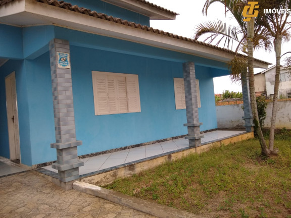 Casa com 3 Quartos à Venda,  em Centro - Balneário Rincão
