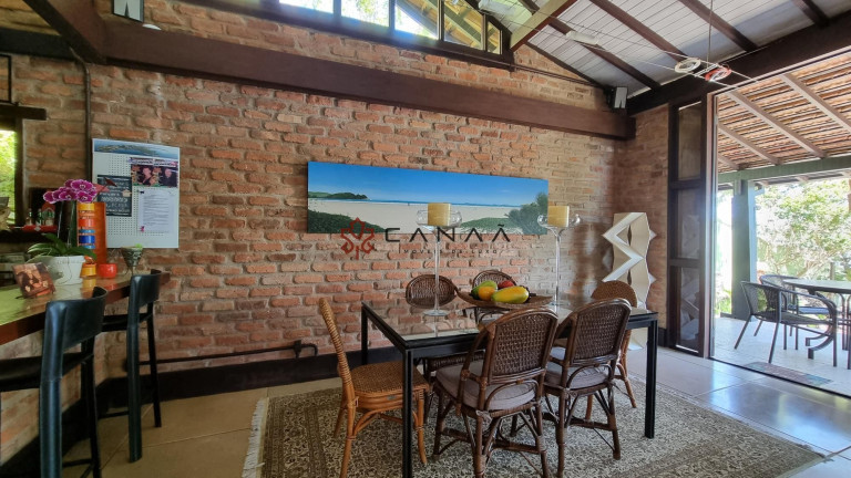 Imagem Casa com 9 Quartos à Venda, 435 m² em Ferradura - Armação Dos Búzios Imagem Casa com 9 Quartos à Venda, 435 m² em Ferradura - Armação Dos Búzios
