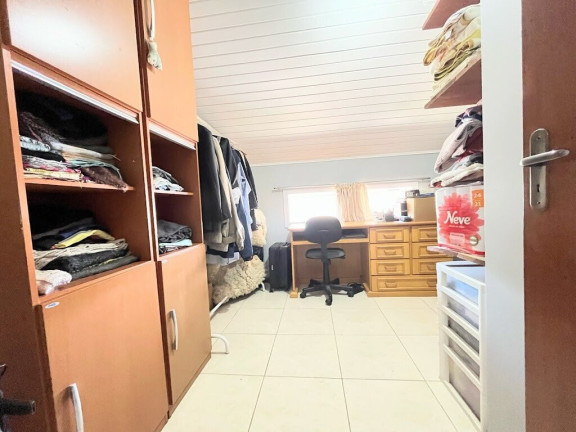 Imagem Casa com 4 Quartos à Venda, 132 m² em Ipanema - Porto Alegre Imagem Casa com 4 Quartos à Venda, 132 m² em Ipanema - Porto Alegre