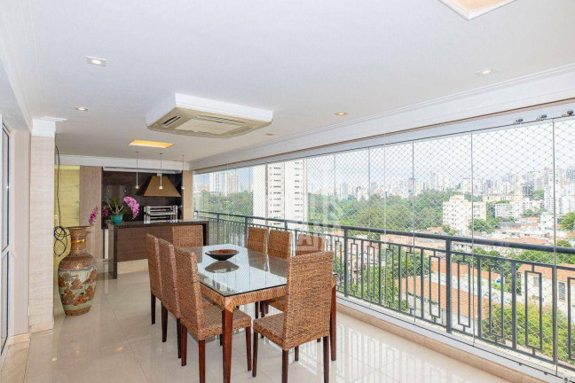 Apartamento com 4 Quartos à Venda, 276 m² em Aclimação - São Paulo