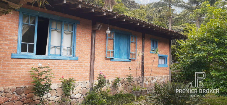 Imagem Casa com 4 Quartos à Venda, 370 m² em Albuquerque - Teresópolis Imagem Casa com 4 Quartos à Venda, 370 m² em Albuquerque - Teresópolis