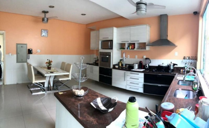 Imagem Imóvel com 4 Quartos à Venda, 750 m² em Tarumã - Manaus Imagem Imóvel com 4 Quartos à Venda, 750 m² em Tarumã - Manaus