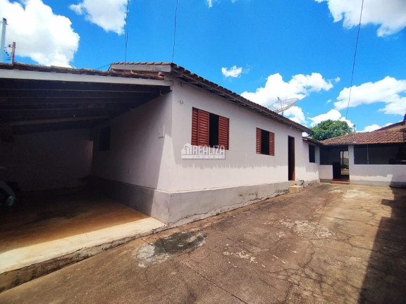 Imagem Casa com 4 Quartos à Venda, 350 m² em São Benedito - Uberaba Imagem Casa com 4 Quartos à Venda, 350 m² em São Benedito - Uberaba