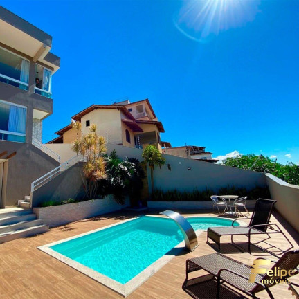 Casa com 5 Quartos à Venda, 450 m² em Muquiçaba - Guarapari
