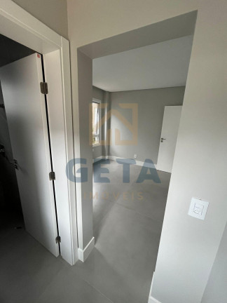 Imagem Sobrado com 4 Quartos à Venda, 270 m² em Santa Regina - Camboriú Imagem Sobrado com 4 Quartos à Venda, 270 m² em Santa Regina - Camboriú