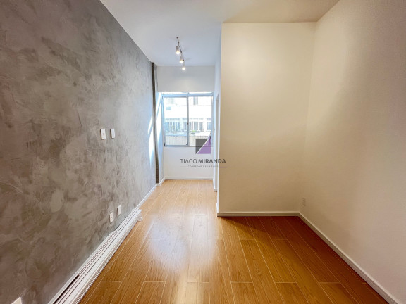 Imagem Imóvel com 1 Quarto à Venda, 38 m² em Copacabana - Rio De Janeiro Imagem Imóvel com 1 Quarto à Venda, 38 m² em Copacabana - Rio De Janeiro