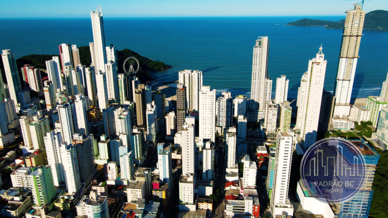 Imagem Cobertura com 5 Quartos à Venda, 321 m² em Pioneiros - Balneário Camboriú Imagem Cobertura com 5 Quartos à Venda, 321 m² em Pioneiros - Balneário Camboriú