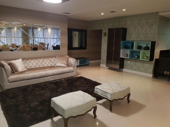 Imagem Imóvel com 3 Quartos à Venda, 140 m² em Centro - Balneário Camboriú Imagem Imóvel com 3 Quartos à Venda, 140 m² em Centro - Balneário Camboriú