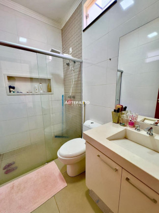 Imagem Casa com 2 Quartos à Venda, 250 m² Imagem Casa com 2 Quartos à Venda, 250 m²