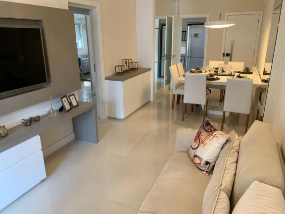 Imagem Imóvel com 3 Quartos à Venda, 135 m² em Centro - Florianópolis Imagem Imóvel com 3 Quartos à Venda, 135 m² em Centro - Florianópolis