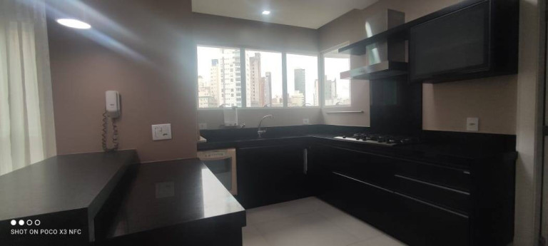 Imagem Apartamento com 3 Quartos para Alugar, 136 m² em Centro - Balneário Camboriú