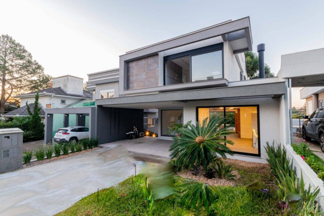 Casa com 3 Quartos à Venda, 330 m² em Cocão - Viamão