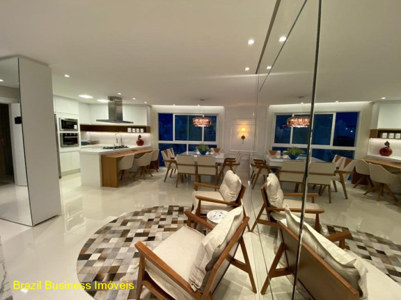 Imagem Imóvel com 3 Quartos à Venda, 127 m² em Centro - Balneário Camboriú Imagem Imóvel com 3 Quartos à Venda, 127 m² em Centro - Balneário Camboriú