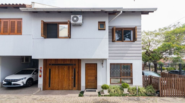 Imagem Casa de Condomínio com 3 Quartos à Venda, 168 m² em Santo Antônio - Porto Alegre Imagem Casa de Condomínio com 3 Quartos à Venda, 168 m² em Santo Antônio - Porto Alegre