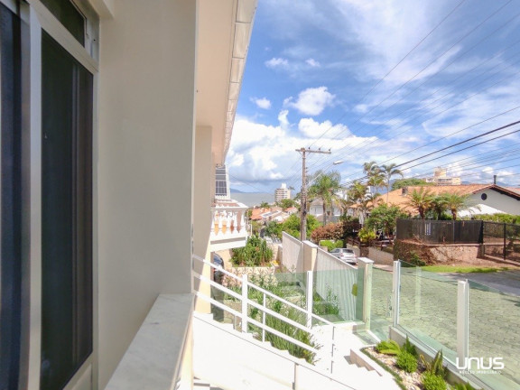Imagem Casa com 6 Quartos à Venda, 360 m² em Itaguaçu - Florianópolis Imagem Casa com 6 Quartos à Venda, 360 m² em Itaguaçu - Florianópolis