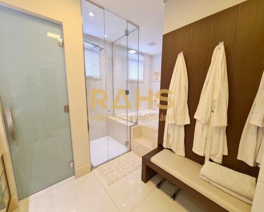 Imagem Apartamento com 3 Quartos à Venda, 307 m² em Atiradores - Joinville
