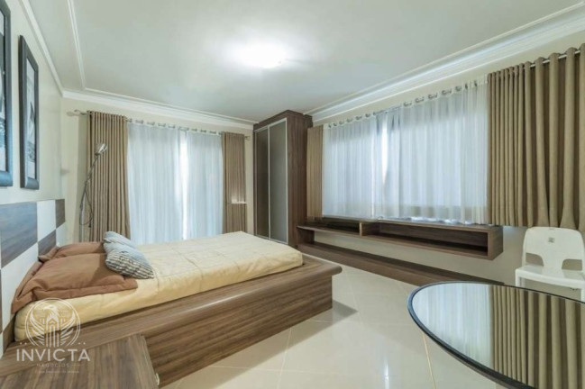 Imagem Casa com 4 Quartos à Venda, 447 m² em Praia Do Estaleiro - Balneário Camboriú Imagem Casa com 4 Quartos à Venda, 447 m² em Praia Do Estaleiro - Balneário Camboriú
