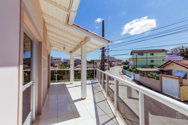 Imagem Casa com 6 Quartos à Venda, 600 m² em Passa Vinte - Palhoça Imagem Casa com 6 Quartos à Venda, 600 m² em Passa Vinte - Palhoça