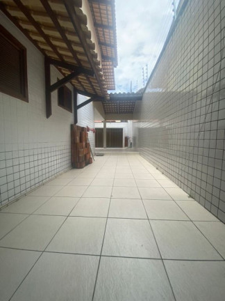 Imagem Casa com 3 Quartos à Venda, 303 m² em Parque Manibura - Fortaleza Imagem Casa com 3 Quartos à Venda, 303 m² em Parque Manibura - Fortaleza