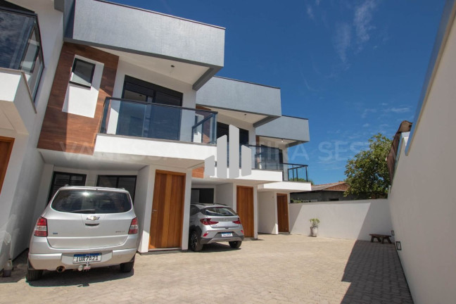 Sobrado com 2 Quartos à Venda, 89 m² em Praia Da Cal - Torres