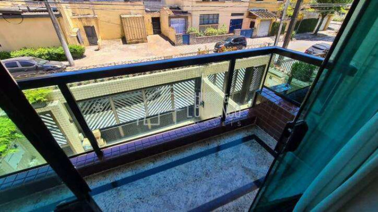 Imagem Casa com 4 Quartos à Venda, 337 m² em Embaré - Santos Imagem Casa com 4 Quartos à Venda, 337 m² em Embaré - Santos