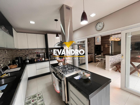Imagem Casa com 3 Quartos à Venda, 450 m² em Jardim Das Américas - Cuiabá Imagem Casa com 3 Quartos à Venda, 450 m² em Jardim Das Américas - Cuiabá