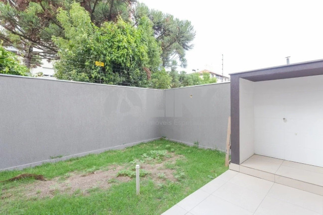 Imagem Casa com 3 Quartos à Venda, 203 m² em Higienópolis - Porto Alegre Imagem Casa com 3 Quartos à Venda, 203 m² em Higienópolis - Porto Alegre