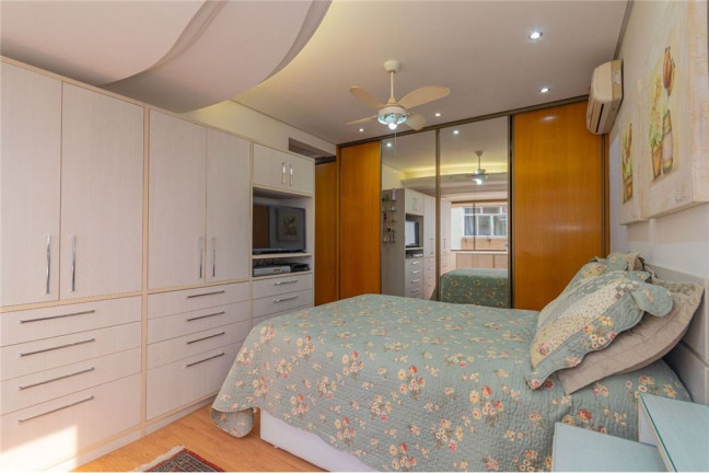 Imagem Apartamento com 3 Quartos à Venda, 157 m² em Menino Deus - Porto Alegre Imagem Apartamento com 3 Quartos à Venda, 157 m² em Menino Deus - Porto Alegre