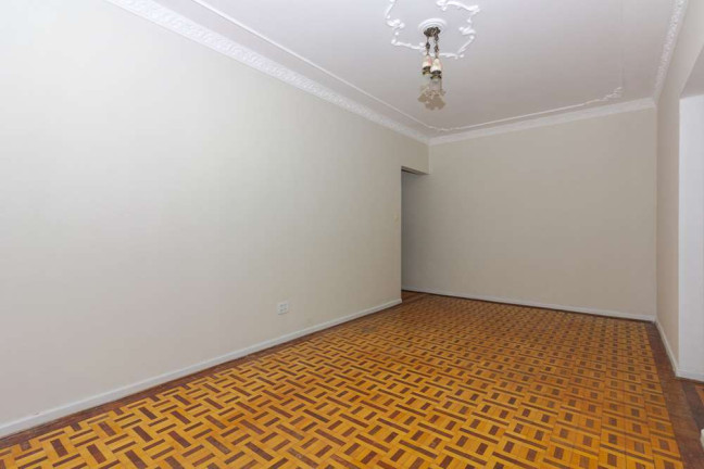 Imagem Imóvel com 3 Quartos à Venda, em Menino Deus - Porto Alegre Imagem Imóvel com 3 Quartos à Venda, em Menino Deus - Porto Alegre
