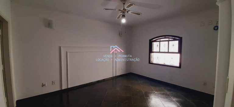 Imagem Casa com 3 Quartos à Venda, 550 m² em Jardim Boa Vista - Jundiaí Imagem Casa com 3 Quartos à Venda, 550 m² em Jardim Boa Vista - Jundiaí