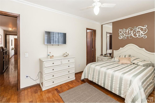 Imagem Imóvel com 2 Quartos à Venda, 82 m² em Menino Deus - Porto Alegre Imagem Imóvel com 2 Quartos à Venda, 82 m² em Menino Deus - Porto Alegre