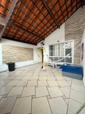 Imagem Imóvel com 3 Quartos à Venda, 183 m² Imagem Imóvel com 3 Quartos à Venda, 183 m²