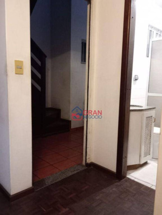Imagem Casa com 3 Quartos à Venda, 187 m² em Campina Do Siqueira - Curitiba Imagem Casa com 3 Quartos à Venda, 187 m² em Campina Do Siqueira - Curitiba