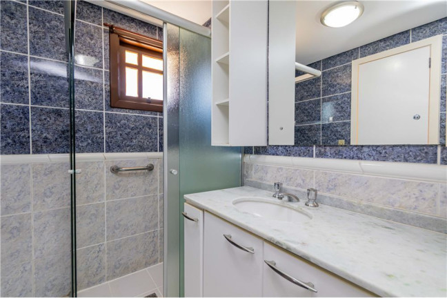 Imagem Casa com 4 Quartos à Venda,  em Tristeza - Porto Alegre