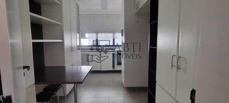 Imagem Apartamento com 4 Quartos à Venda, 135 m² em Moema - São Paulo
