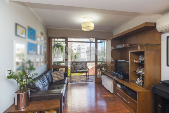 Imagem Apartamento com 3 Quartos à Venda, 110 m² em Moinhos De Vento - Porto Alegre